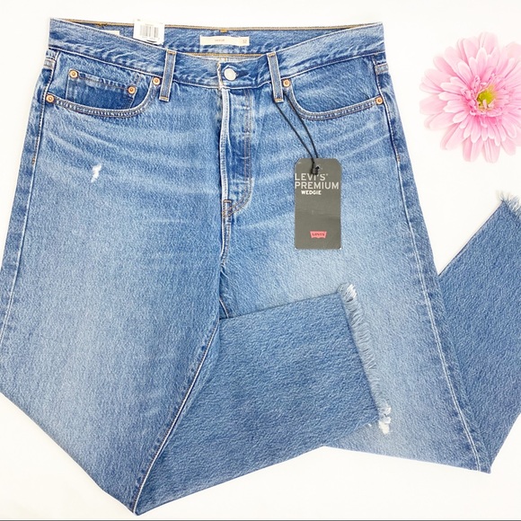 Levi’s Premium Wedgie Icon Fit High Rise Ankle Distressed Jeans: Truth Unfolds - Picture 6 of 16